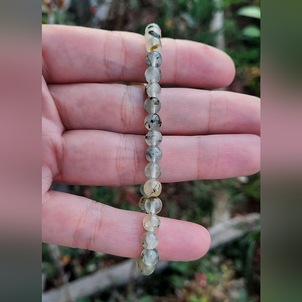Prehnite 6mm Bracelet - Picture 5 of 6
